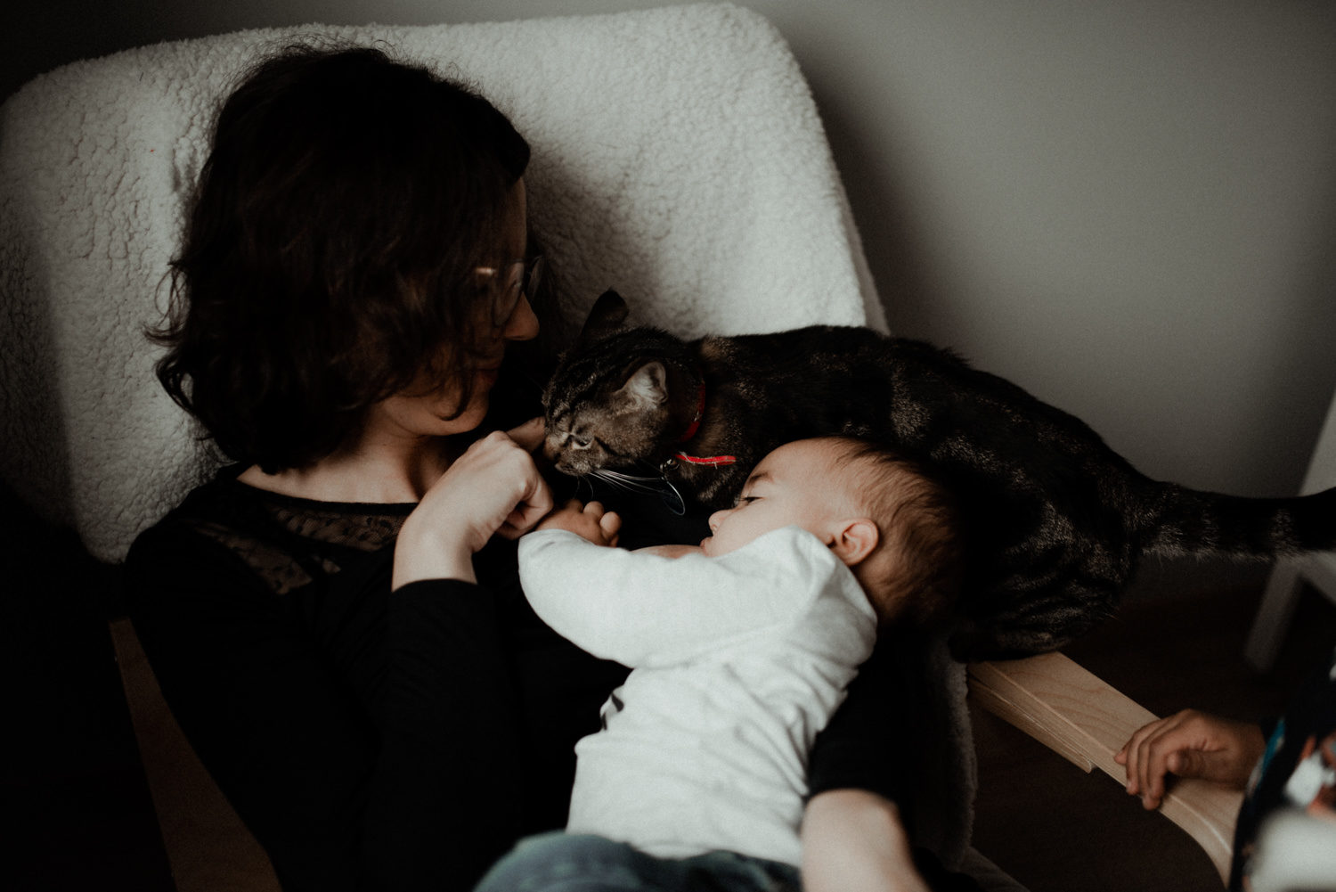 Reportage photo famille seine et marne maman qui allaite son bébé